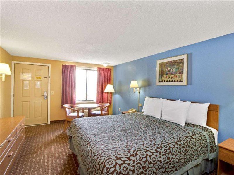 Days Inn By Wyndham Lawrenceville Buitenkant foto