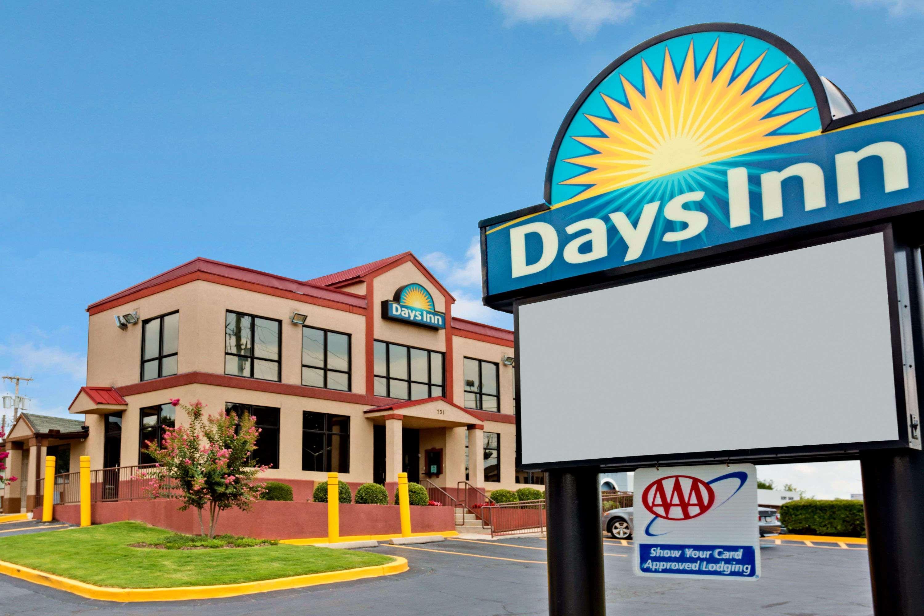 Days Inn By Wyndham Lawrenceville Buitenkant foto